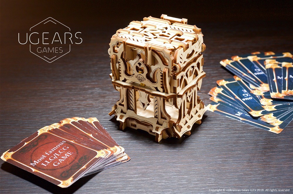 21-ugears-games-Deck-Box-max-1000