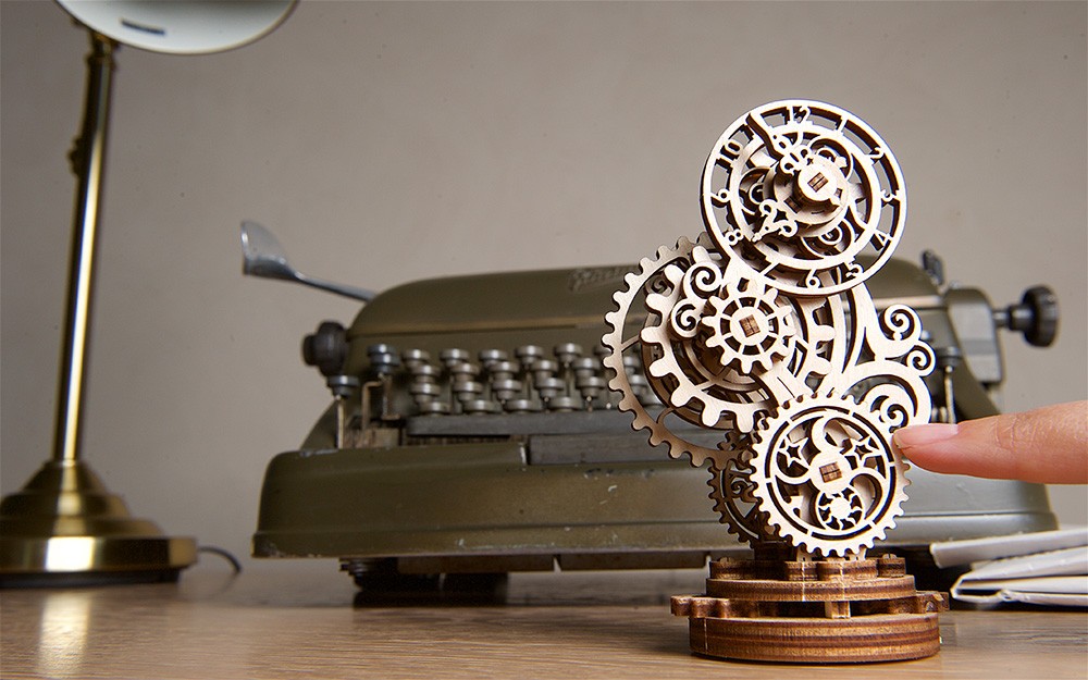 Ugears-Steampunk-Clock-Mechanical-Model_9-max-1000